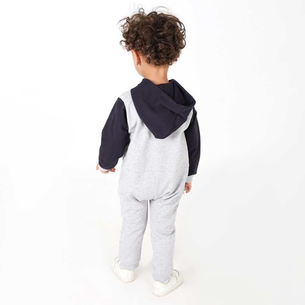 Combinaison bébé avec manche et capuche contrastés K