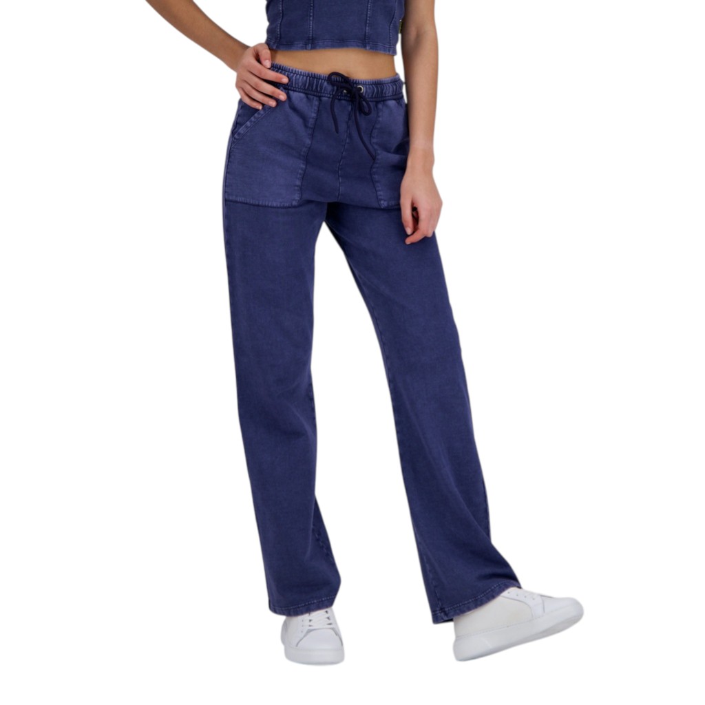 Jogger délavé jambe droite femme avec poches plaquées