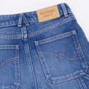 Carpenter fille en jeans